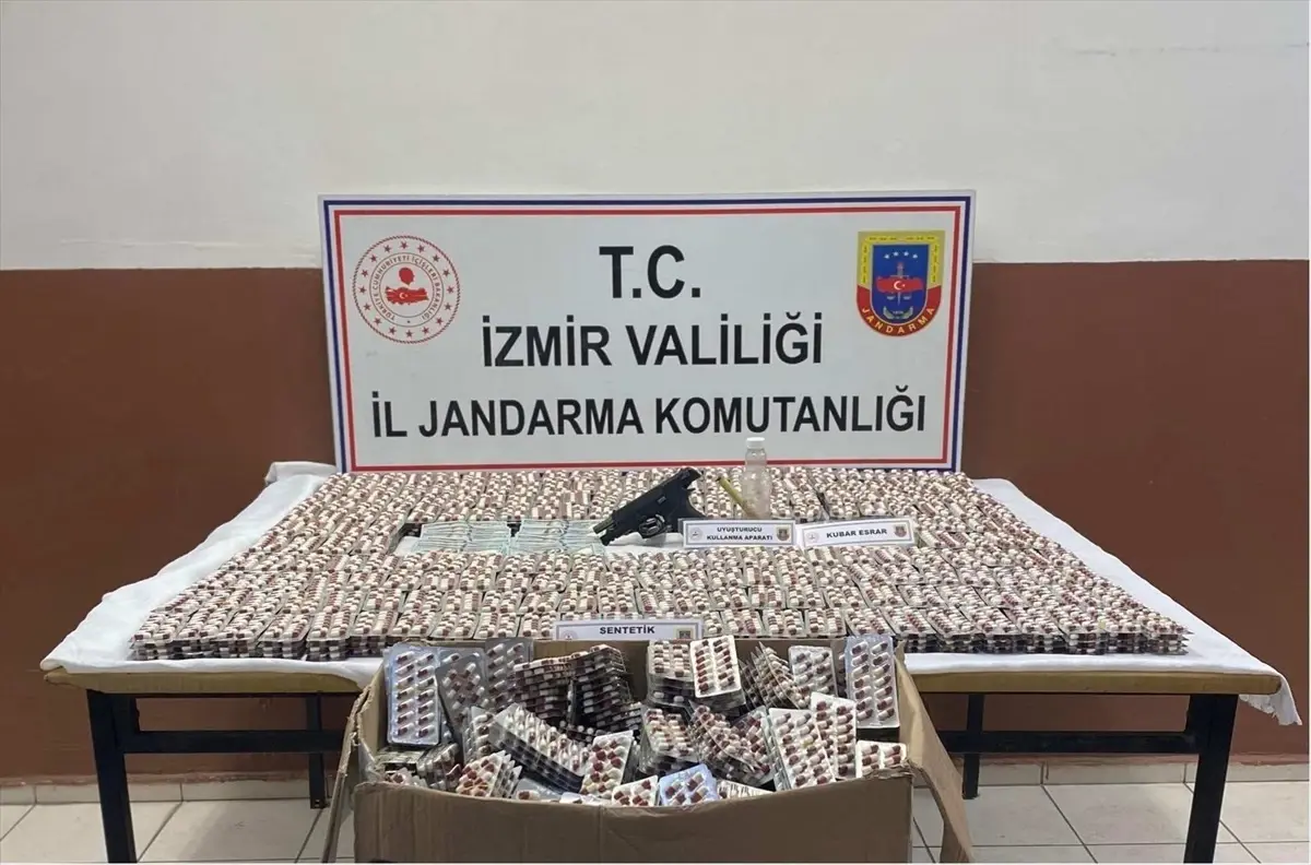 İzmir’de Uyuşturucu Operasyonu: 26 Bin Ecza Ele Geçirildi